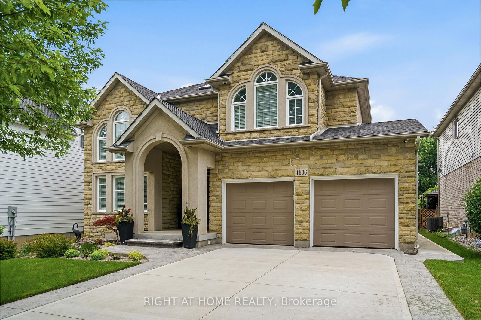 1606 Concession 4 Road • Niagara-on-the-Lake, ON photo 5