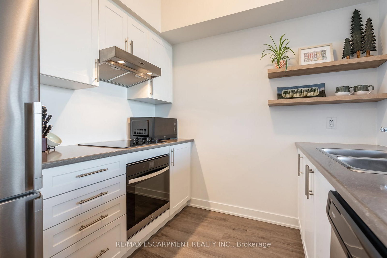 600 North Service Road • #613 • Hamilton, ON photo 8