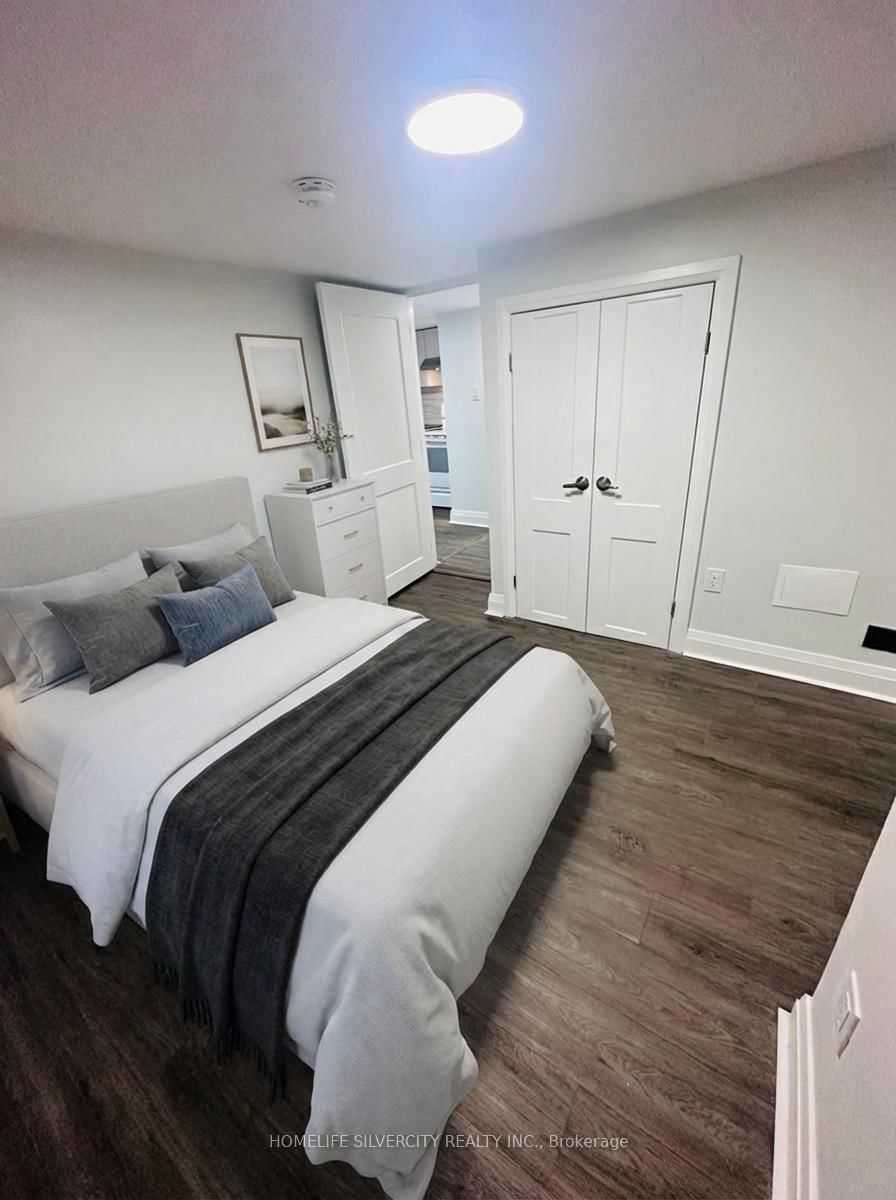221 Emerson Avenue S • London South, ON photo 16