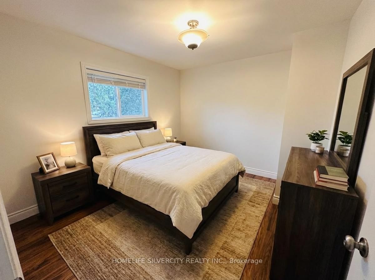 221 Emerson Avenue S • London South, ON photo 18