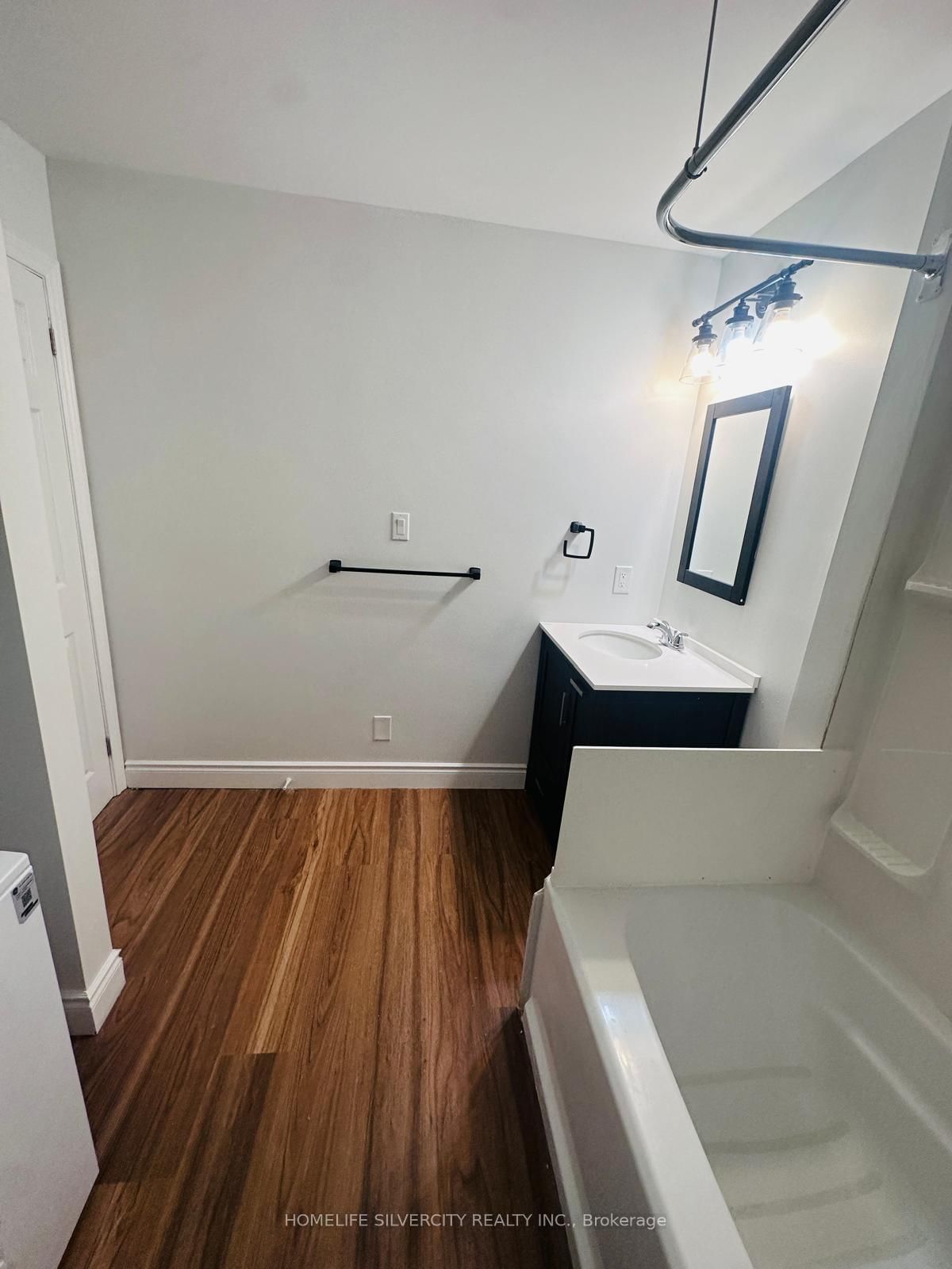 221 Emerson Avenue S • London South, ON photo 21