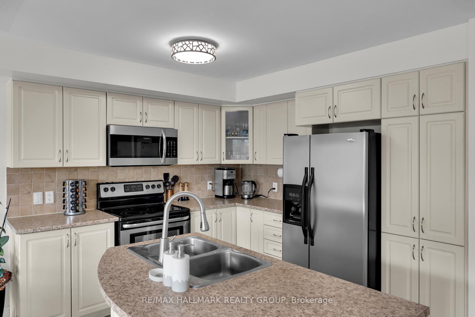 500 Stonefield Private • #6 • Ottawa, ON photo 22