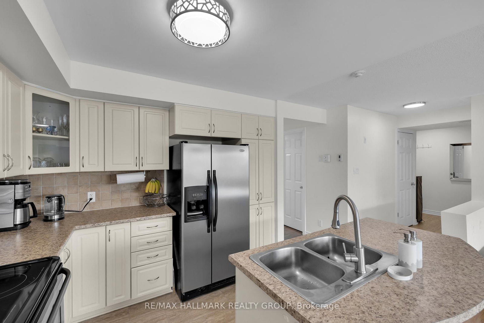 500 Stonefield Private • #6 • Ottawa, ON photo 24