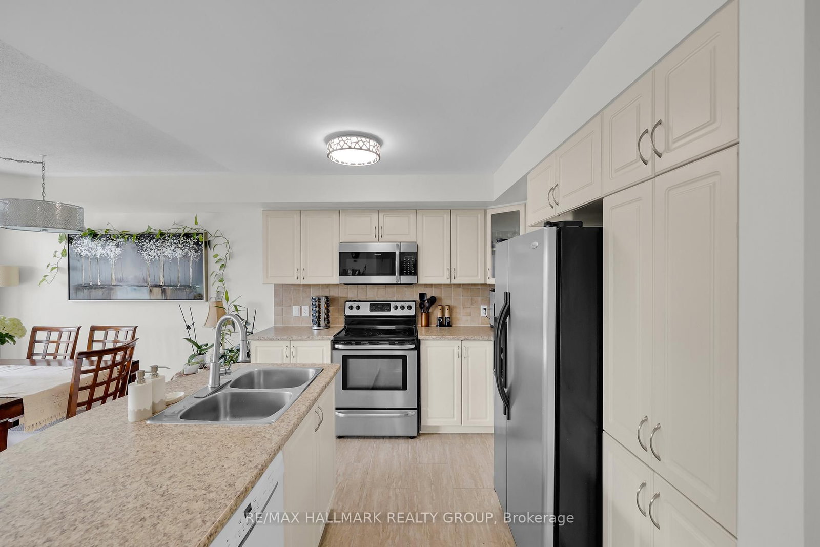 500 Stonefield Private • #6 • Ottawa, ON photo 26