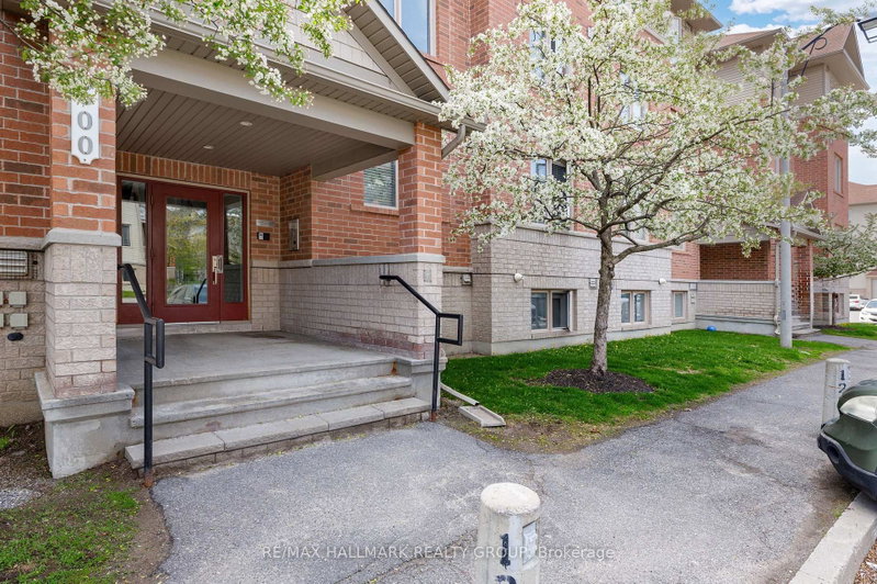 6 - 500 Stonefield Private