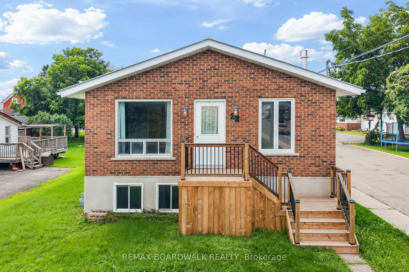 22 Merrick Street • Smiths Falls, ON photo 1