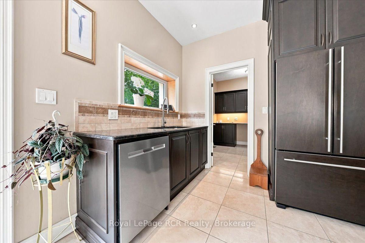 575 Queen Street • Kincardine, ON photo 23