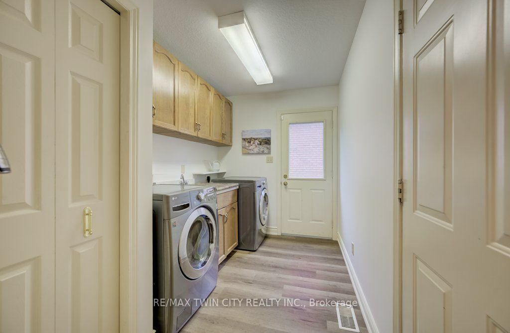 449 Knightsbridge Court • Waterloo, ON photo 21
