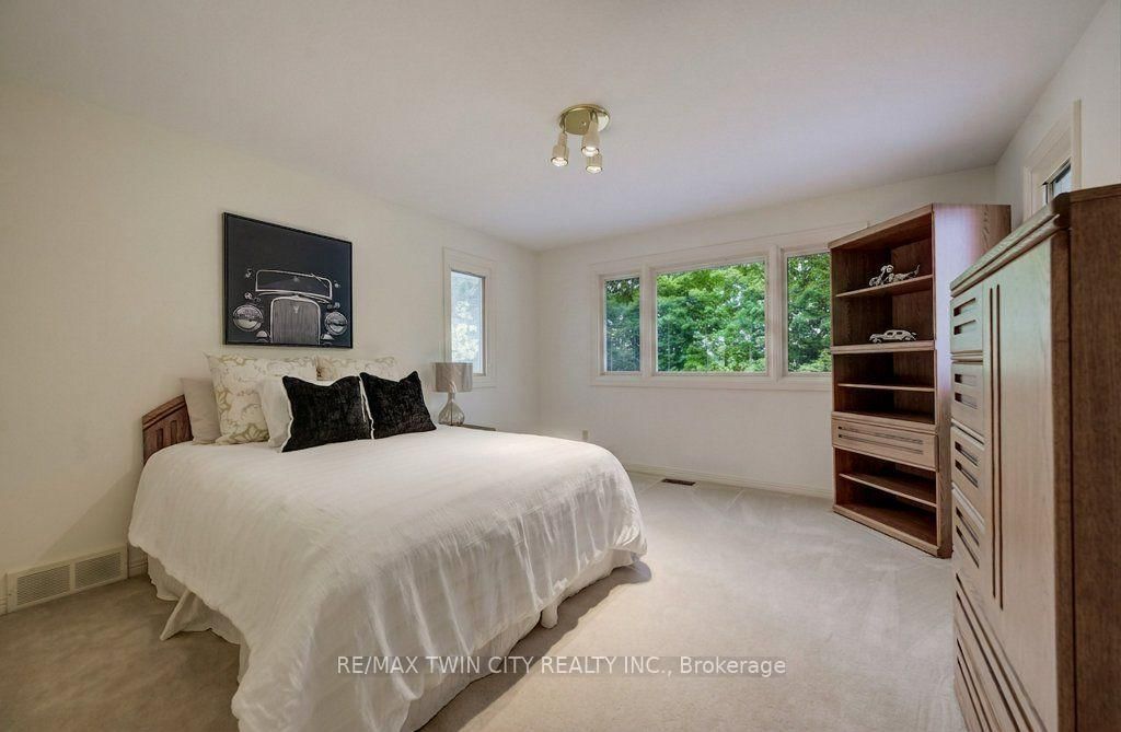 449 Knightsbridge Court • Waterloo, ON photo 30