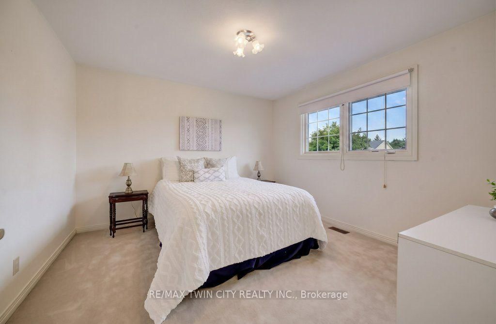 449 Knightsbridge Court • Waterloo, ON photo 32