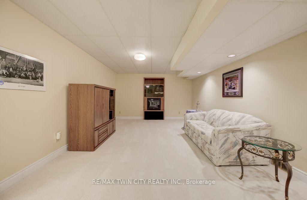 449 Knightsbridge Court • Waterloo, ON photo 38