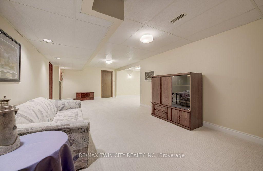 449 Knightsbridge Court • Waterloo, ON photo 39