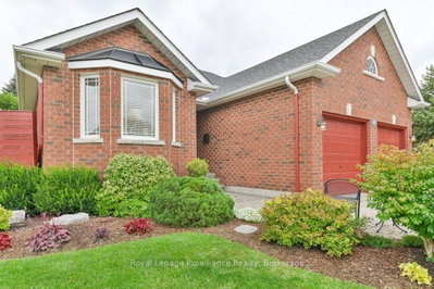 16 Magnolia Court • Belleville, ON photo 4