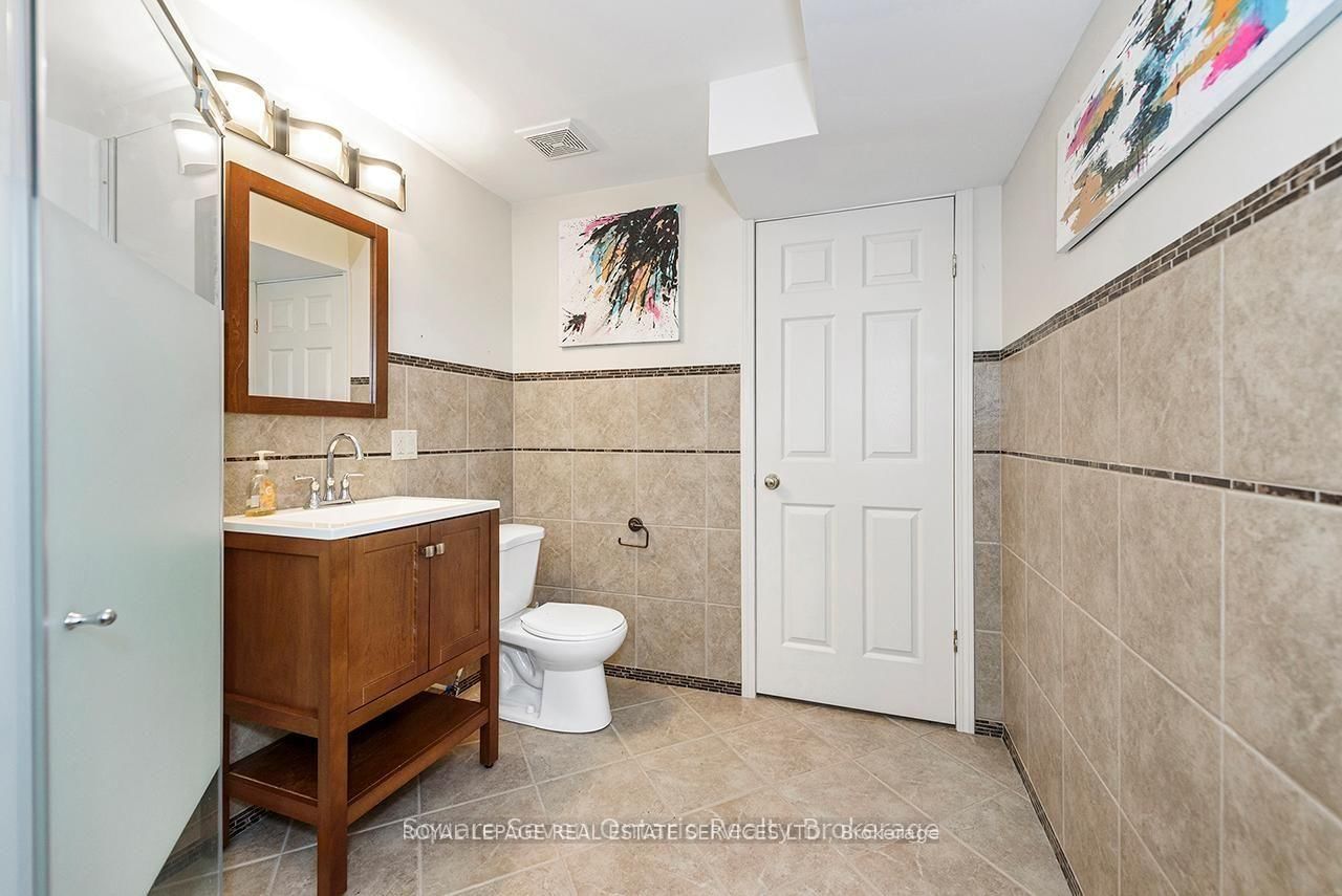 635 Commonwealth Cres, Kitchener, view 28