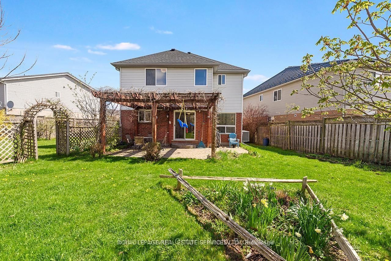 635 Commonwealth Cres, Kitchener, view 35