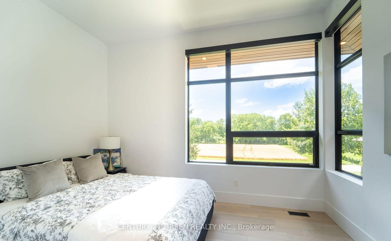 21222 Vanneck Road • Middlesex Centre, ON photo 18