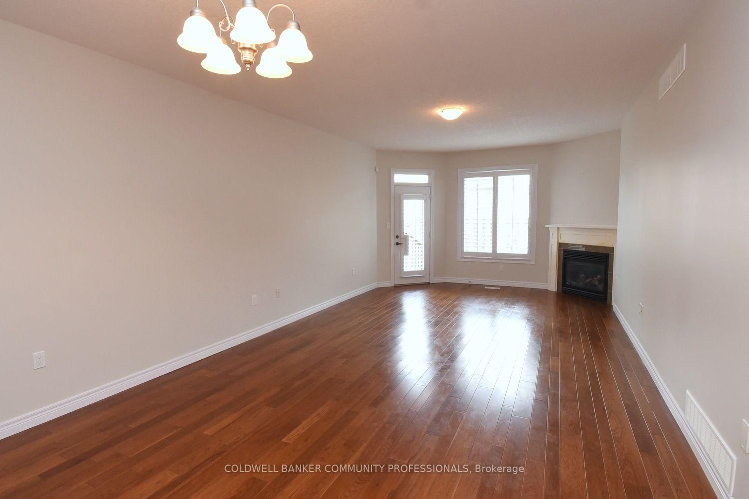 19 Stickland Lane • Hamilton, ON photo 11