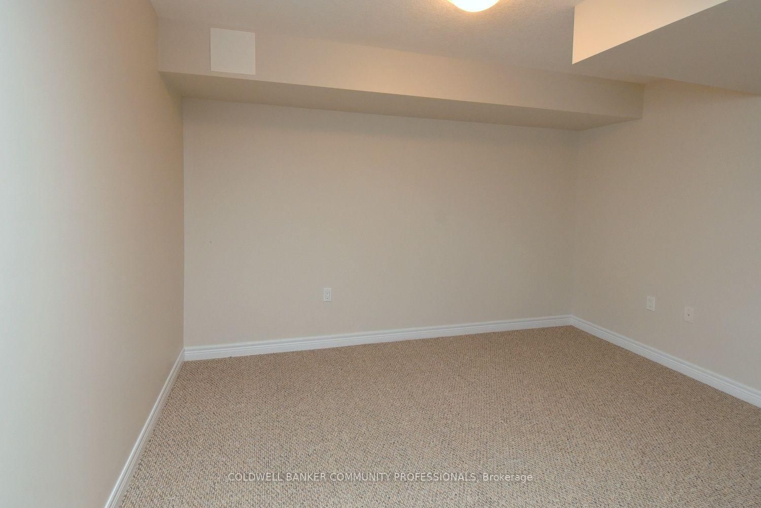 19 Stickland Lane • Hamilton, ON photo 32