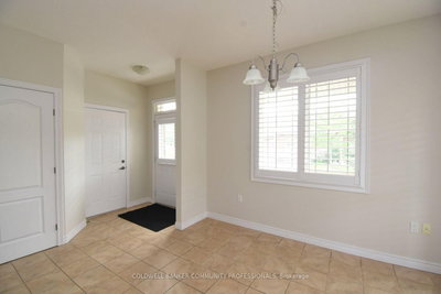 19 Stickland Lane • Hamilton, ON photo 4