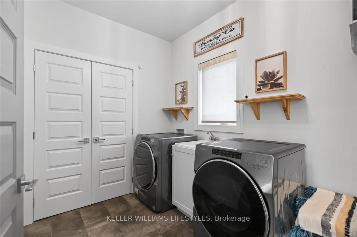 21 Locky Lane • Middlesex Centre, ON photo 18