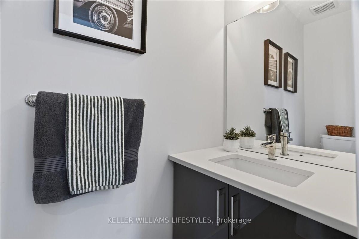 21 Locky Lane • Middlesex Centre, ON photo 9