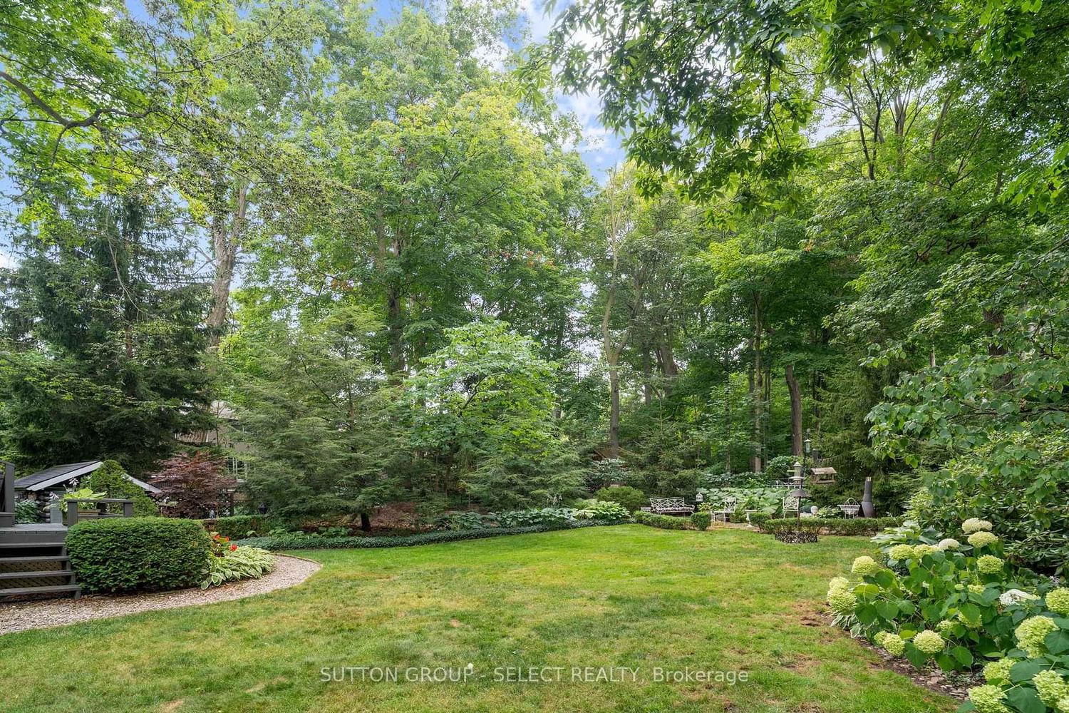 536 Adevon Avenue • London North, ON photo 36