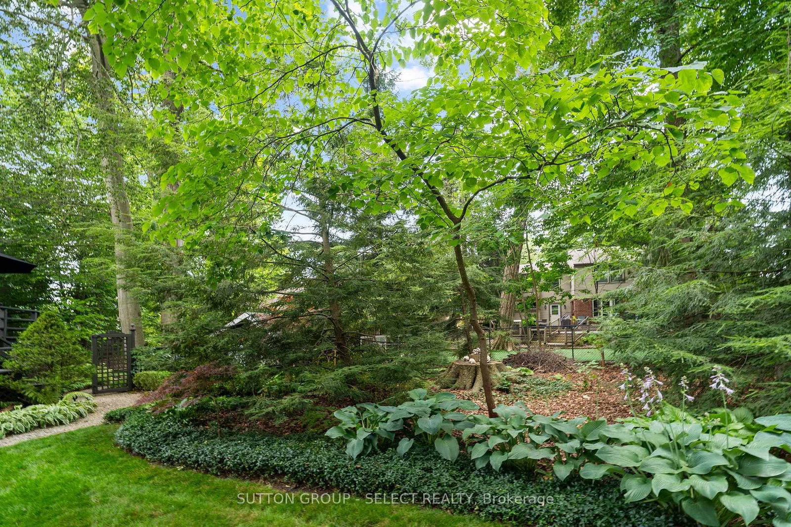 536 Adevon Avenue • London North, ON photo 38