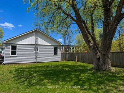 14 Linn Street • Limoges, ON photo 4
