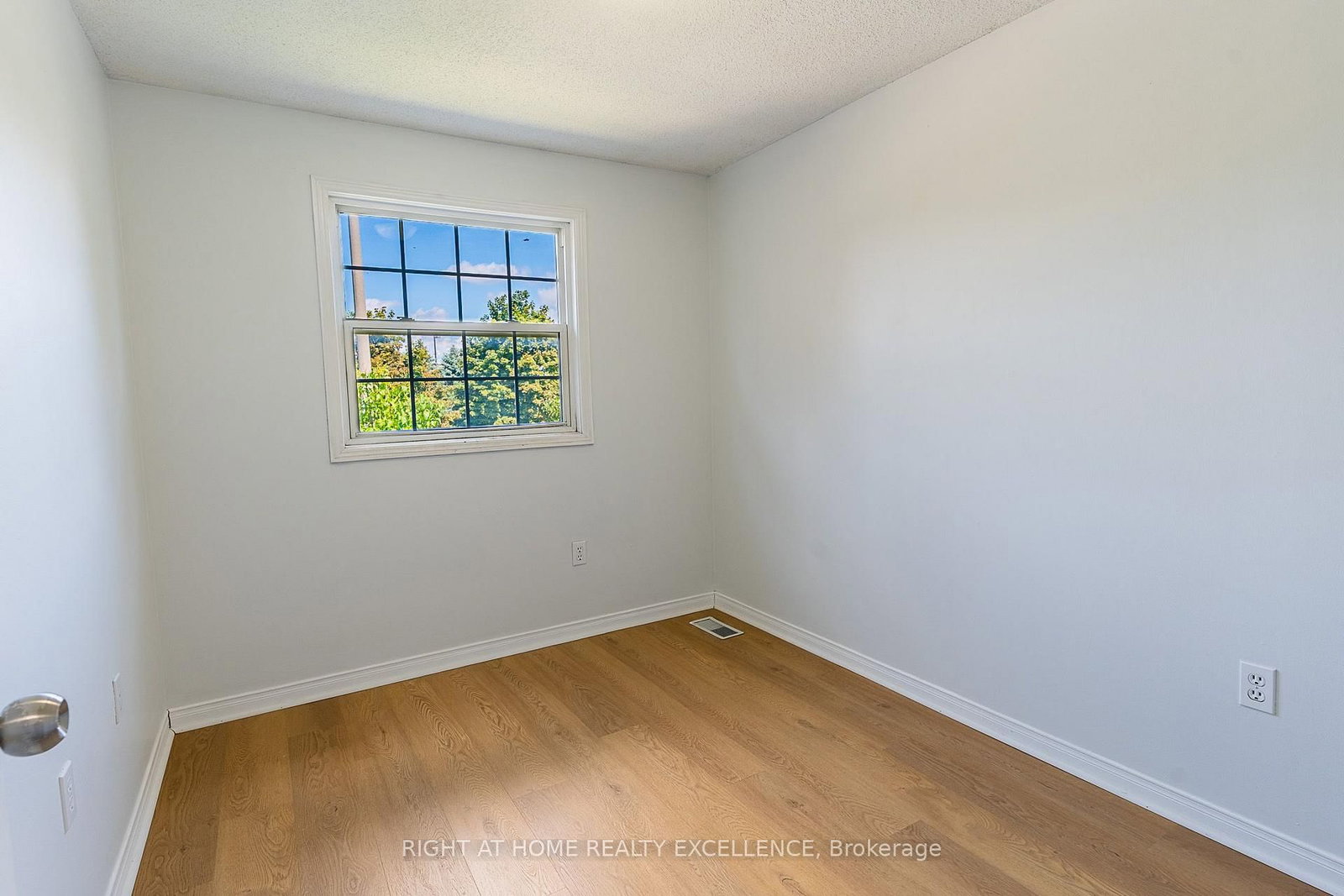 1007 ELGIN Street N • Cambridge, ON photo 18