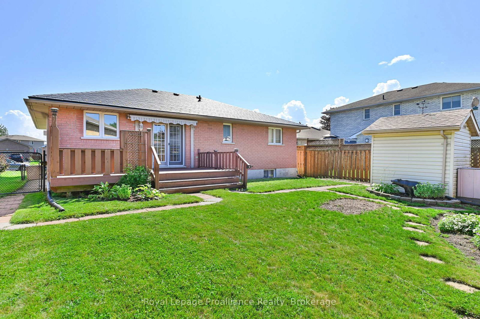 4 Wilmot Court • Belleville, ON photo 32