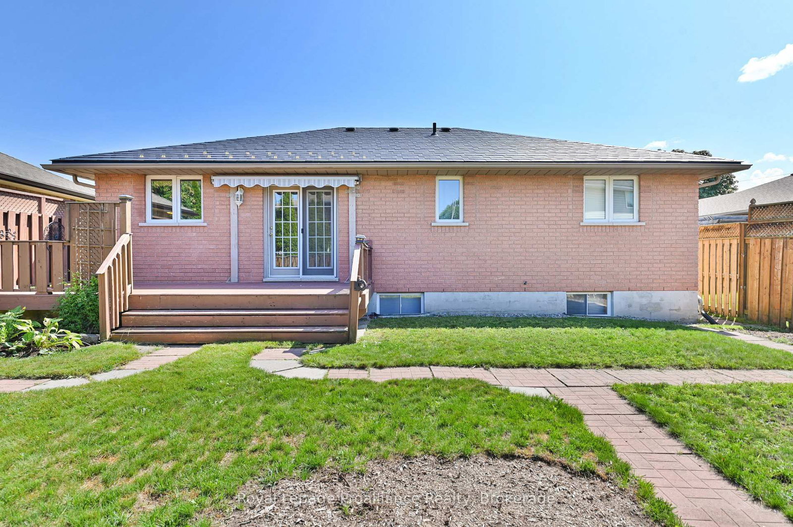 4 Wilmot Court • Belleville, ON photo 33