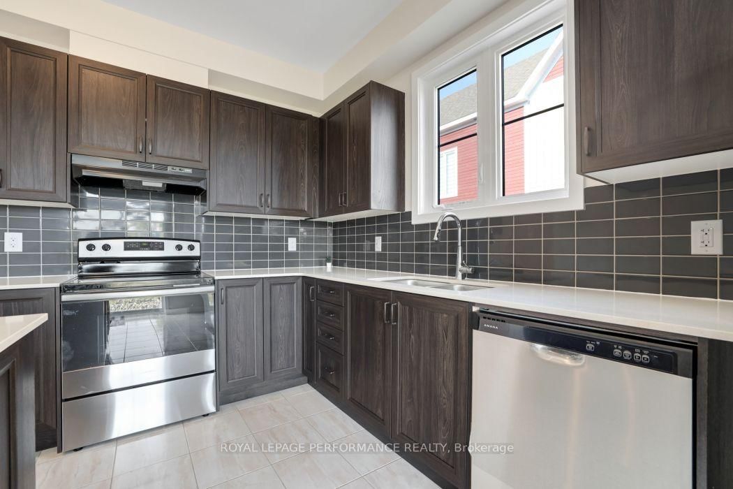 119 Hackamore Crescent • Richmond, ON photo 11