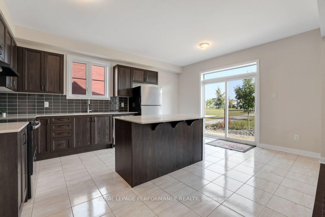 119 Hackamore Crescent • Richmond, ON photo 9