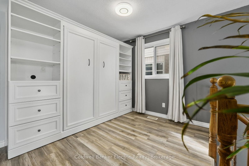 802 Mountain Ash Road