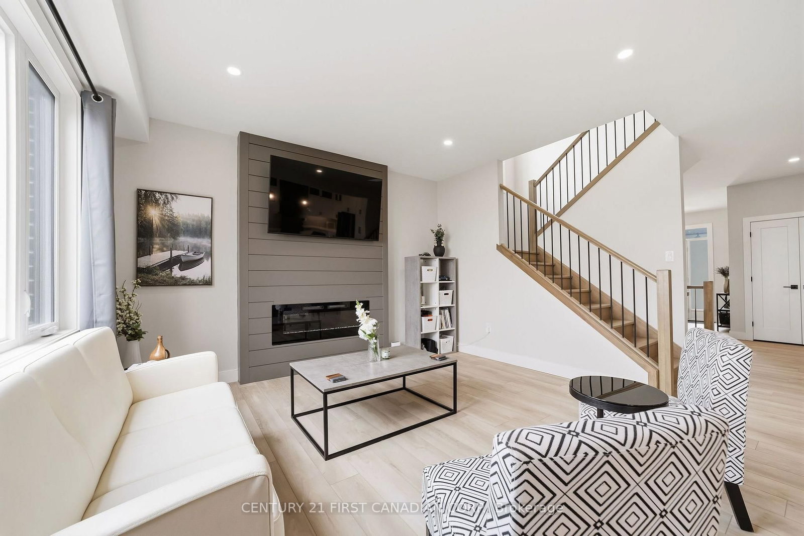 9 SHELDABREN Street • North Middlesex, ON photo 8