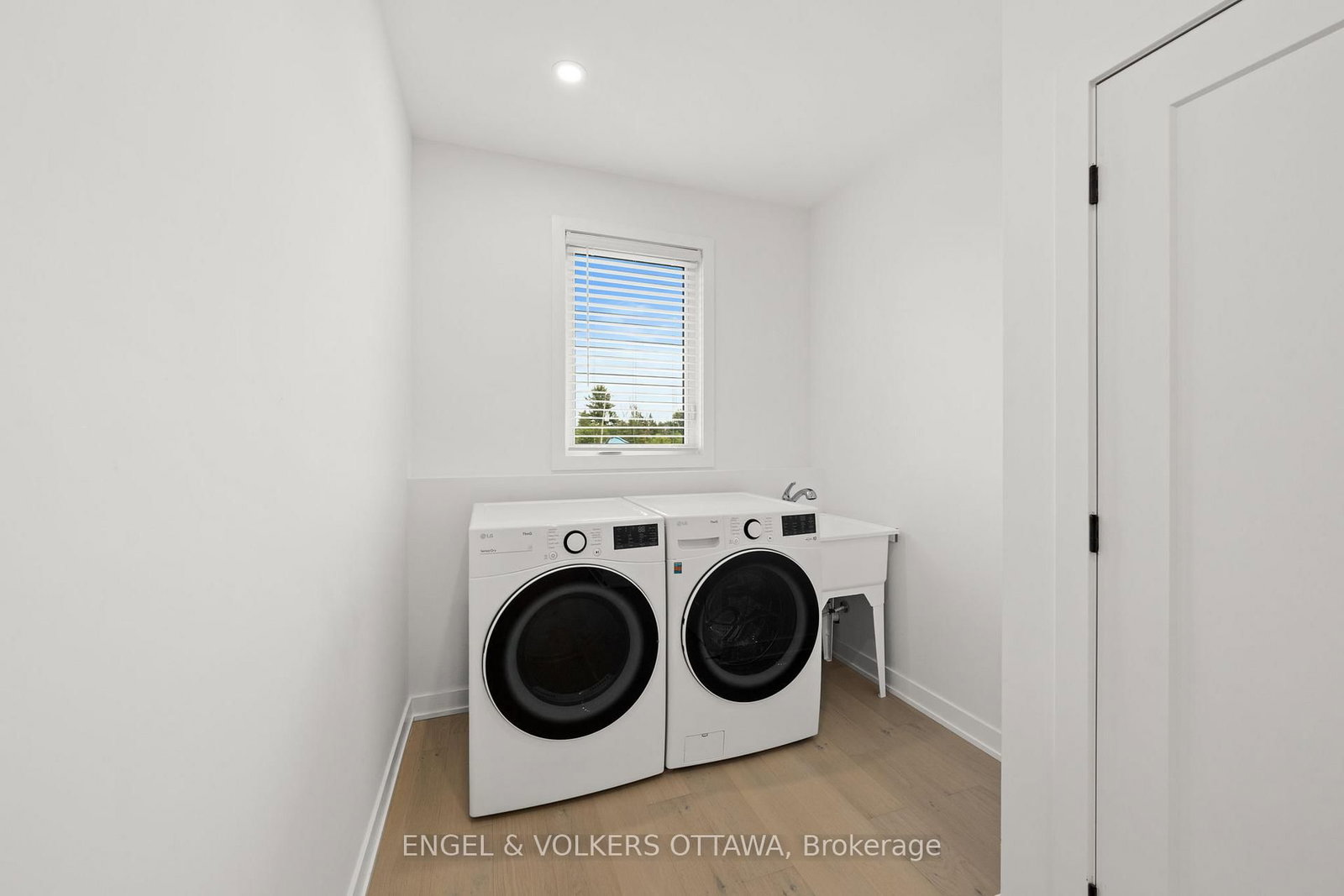 2932 Danbury Way • North Gower, ON photo 33