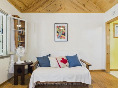 3437 Kashagawigamog Lake Road • Dysart et al, ON photo 8