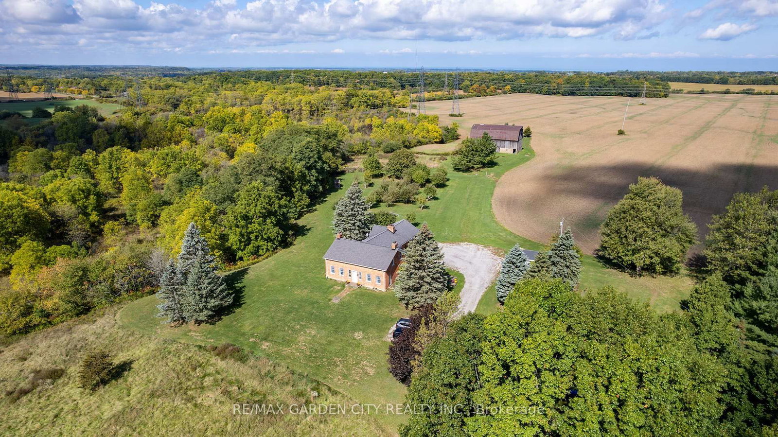 2432 Seburn Road • Thorold, ON photo 1
