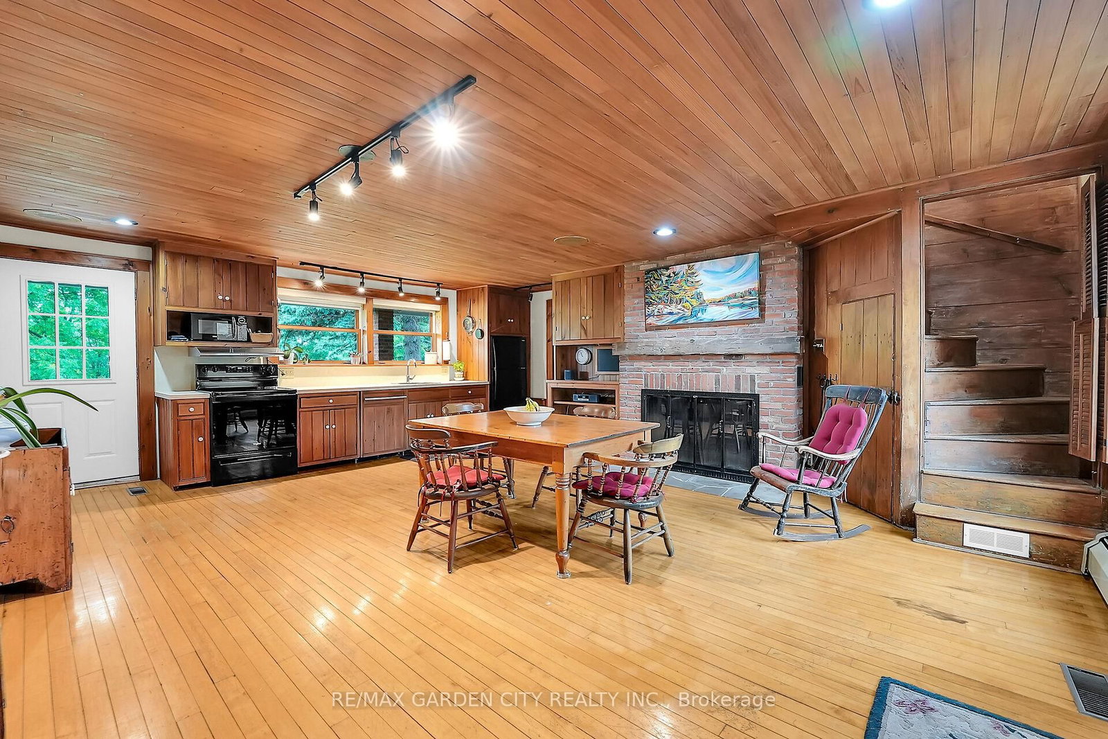 2432 Seburn Road • Thorold, ON photo 16