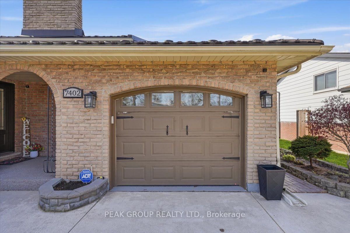 7402 Westfield Drive • Niagara Falls, ON photo 4