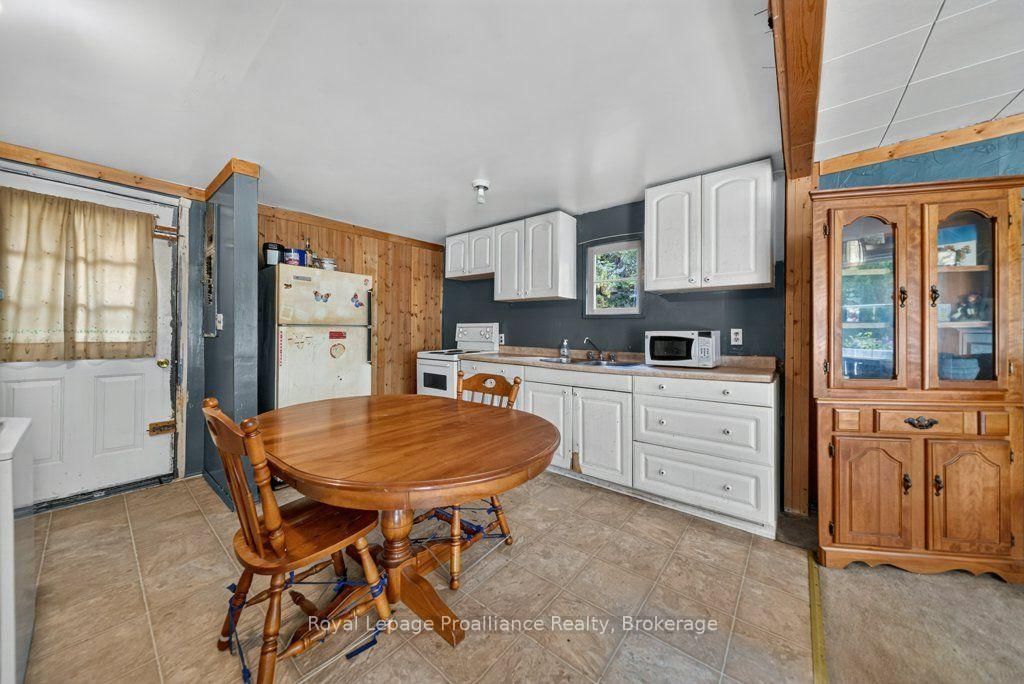 2452 Henderson Road • Barry's Bay, ON photo 19