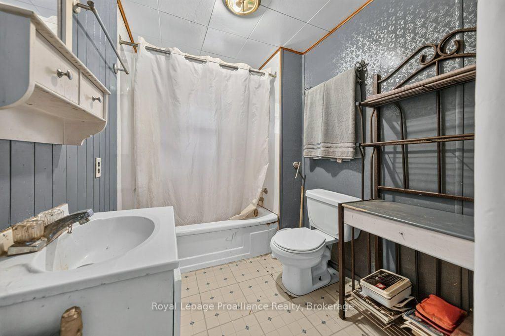 2452 Henderson Road • Barry's Bay, ON photo 23