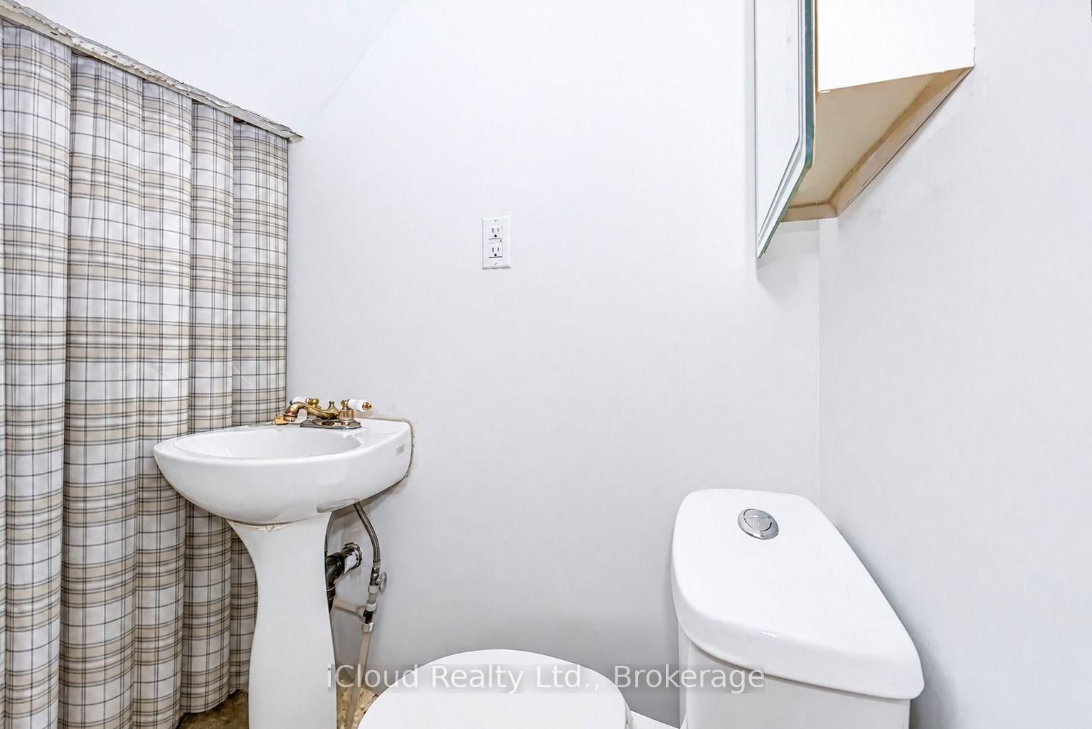 654 Duke Street • Cambridge, ON photo 15