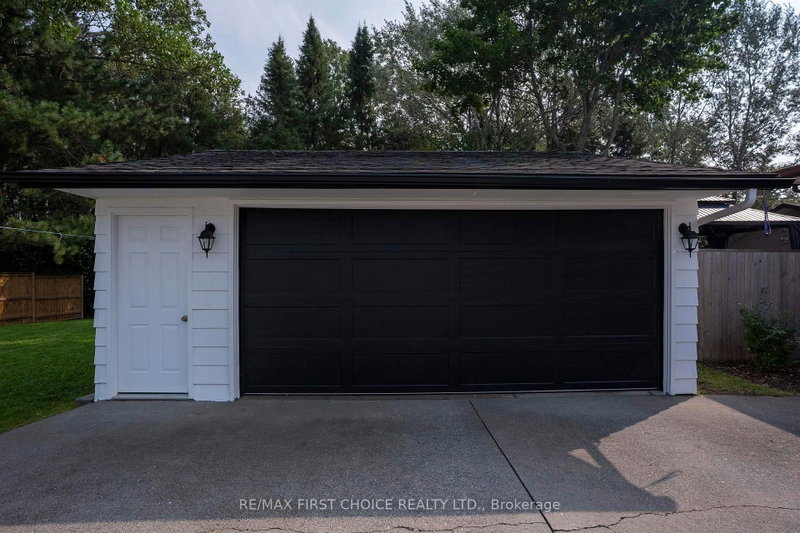556 Laurentian Drive