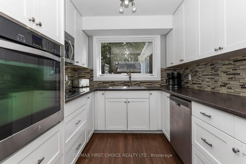 556 Laurentian Drive