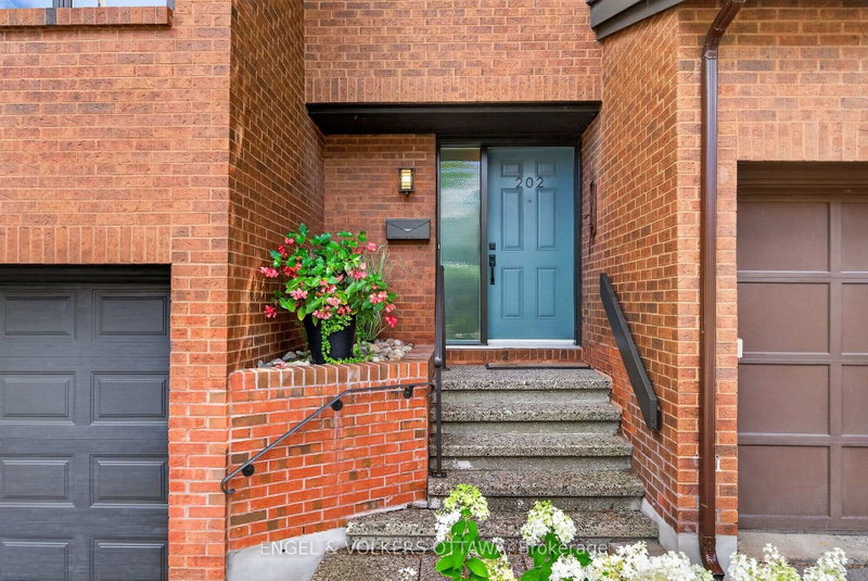 202 Holmwood Avenue