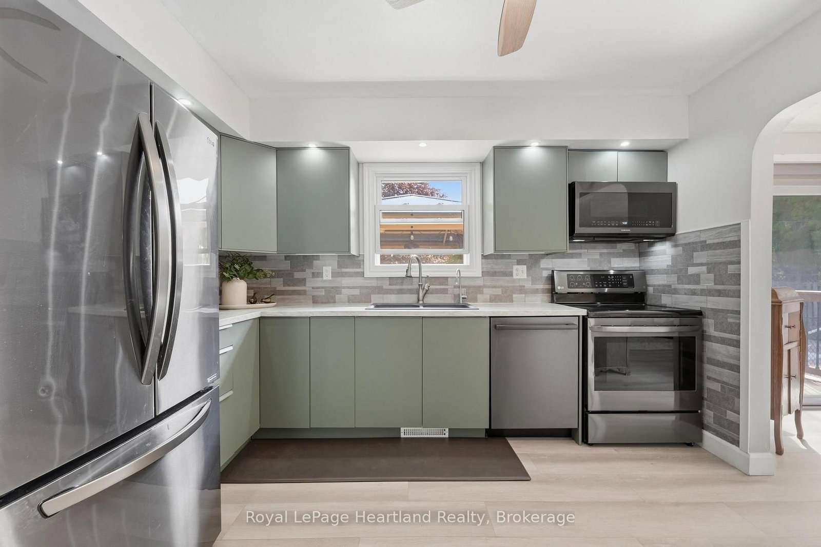 36589 DUNLOP Drive • Ashfield-Colborne-Wawanosh, ON photo 11
