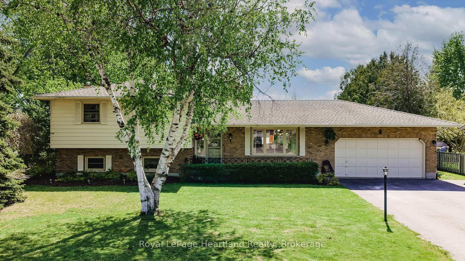 36589 DUNLOP Drive • Ashfield-Colborne-Wawanosh, ON photo 38