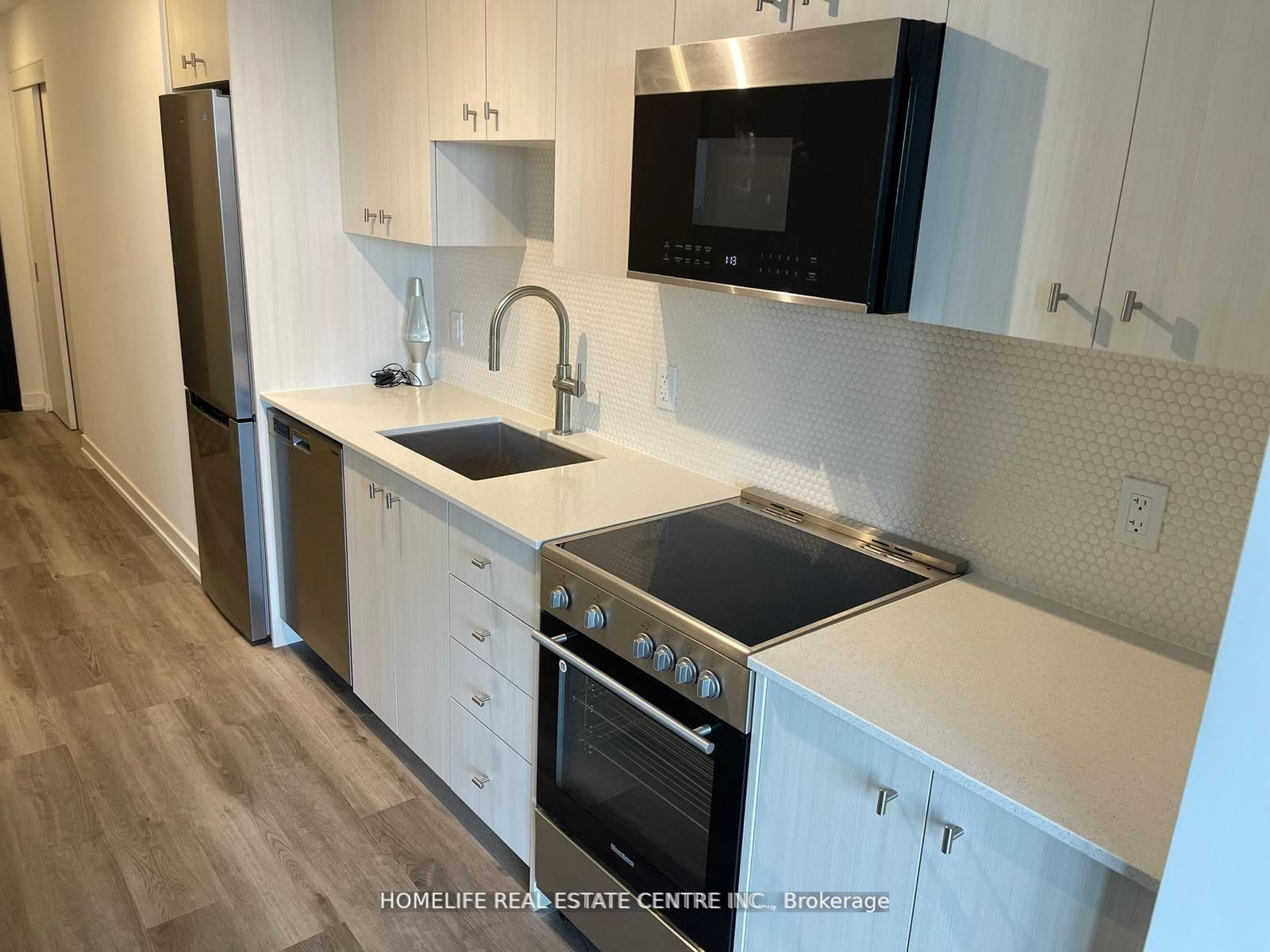 605-5 Wellington St, Kitchener, view 11