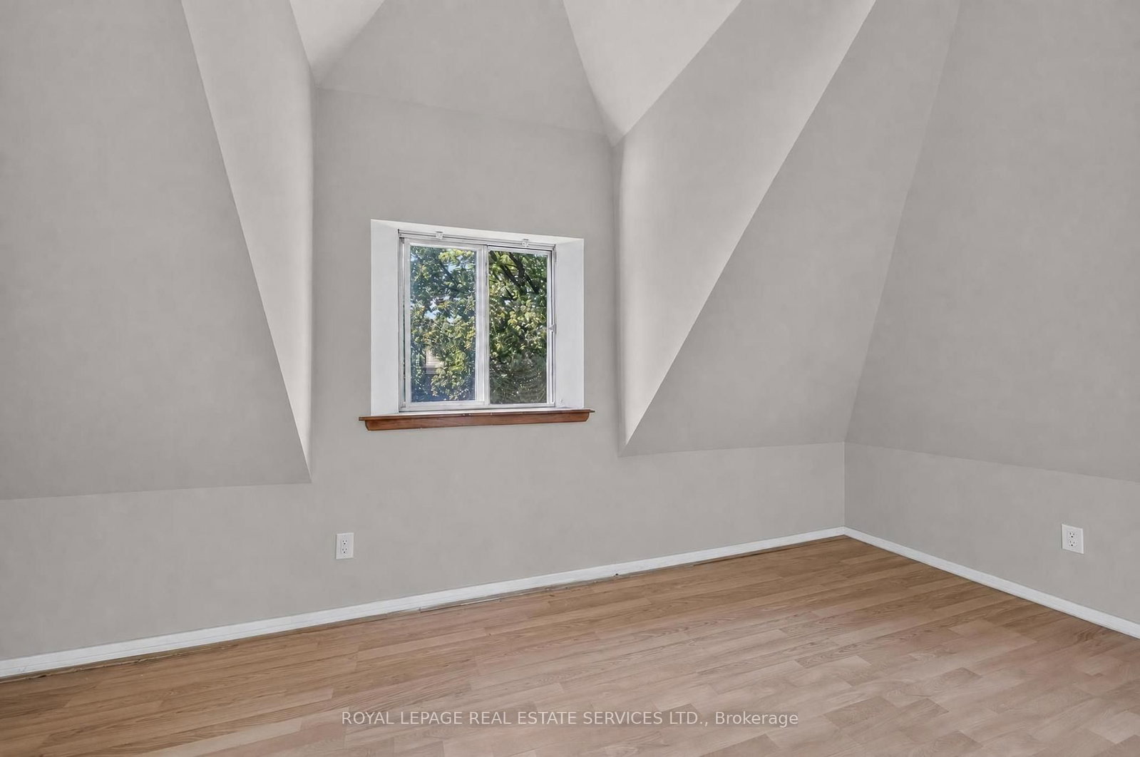 62 Erie Avenue • Hamilton, ON photo 25